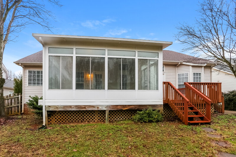 3,710/Mo, 5719 Falls Ridge Ln Charlotte, NC 28269 Rear View