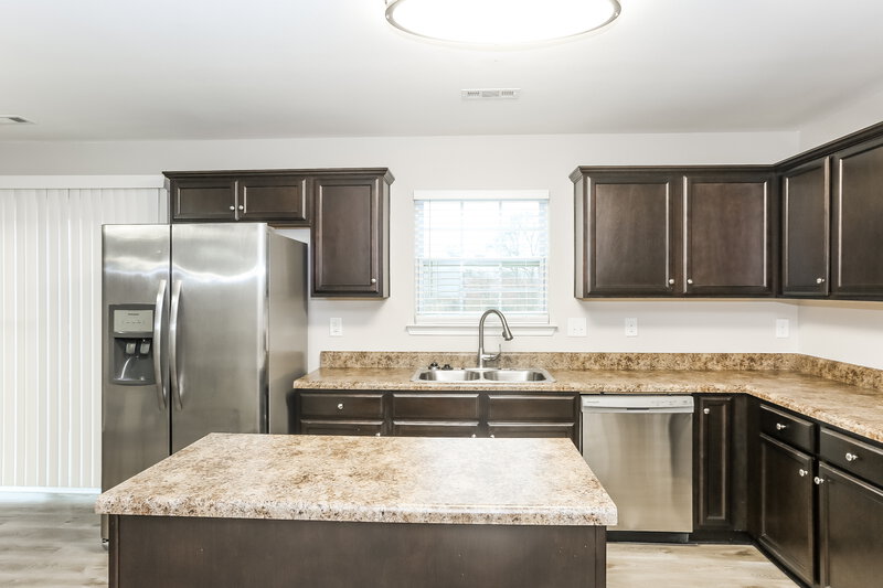 1,830/Mo, 3031 Crabapple Ln Dallas, NC 28034 Kitchen View 2