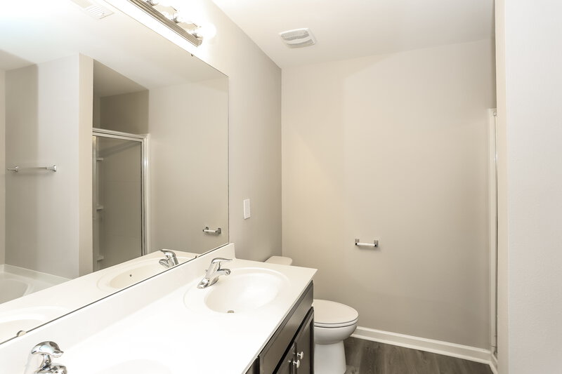 1,830/Mo, 3031 Crabapple Ln Dallas, NC 28034 Main Bathroom View
