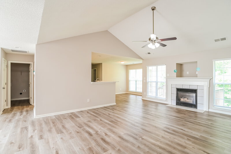 2,180/Mo, 3522 Mayspring Pl Charlotte, NC 28269 Living Room View 3