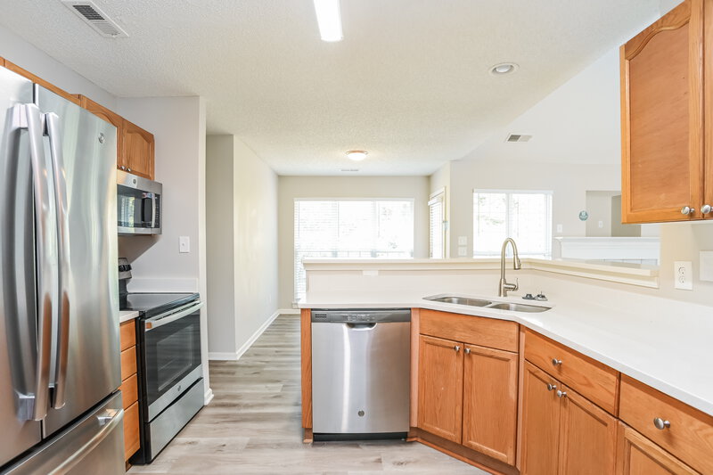 2,180/Mo, 3522 Mayspring Pl Charlotte, NC 28269 Kitchen View 2