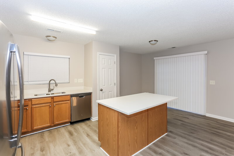1,870/Mo, 13515 Glasgow Green Ln Charlotte, NC 28213 Kitchen View