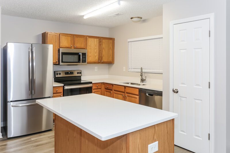 1,870/Mo, 13515 Glasgow Green Ln Charlotte, NC 28213 Kitchen View 2
