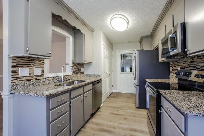 1,795/Mo, 3013 Faircroft Way Monroe, NC 28110 Kitchen View