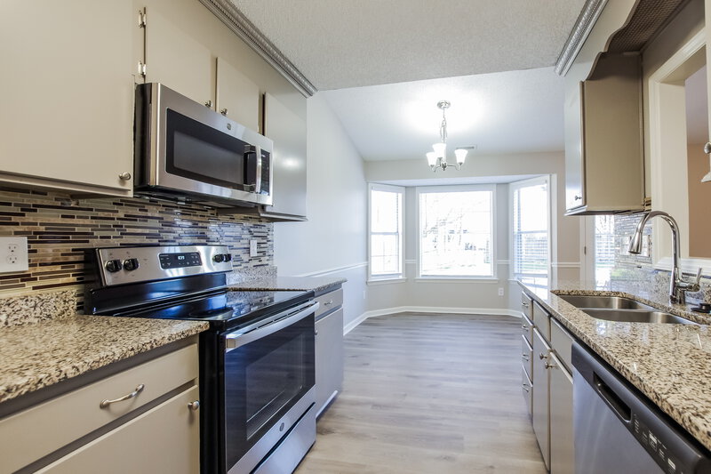 1,795/Mo, 3013 Faircroft Way Monroe, NC 28110 Kitchen View 3