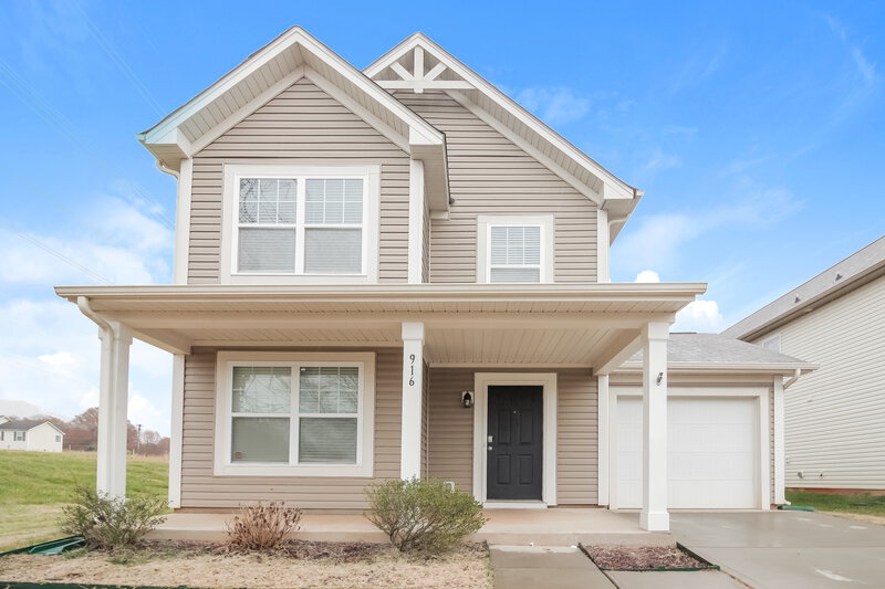 2,200/Mo, 916 Harrier Rd Charlotte, NC 28216 Front View