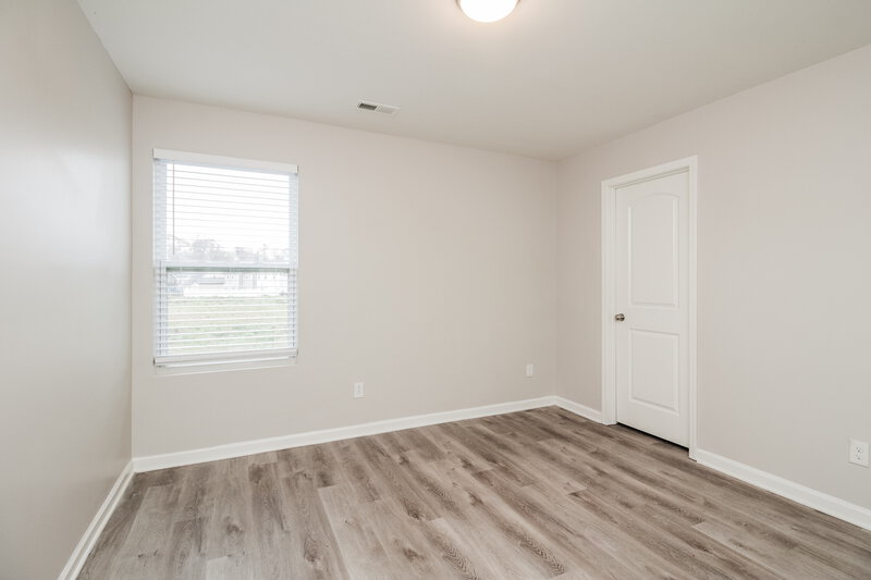 2,200/Mo, 916 Harrier Rd Charlotte, NC 28216 Bedroom View