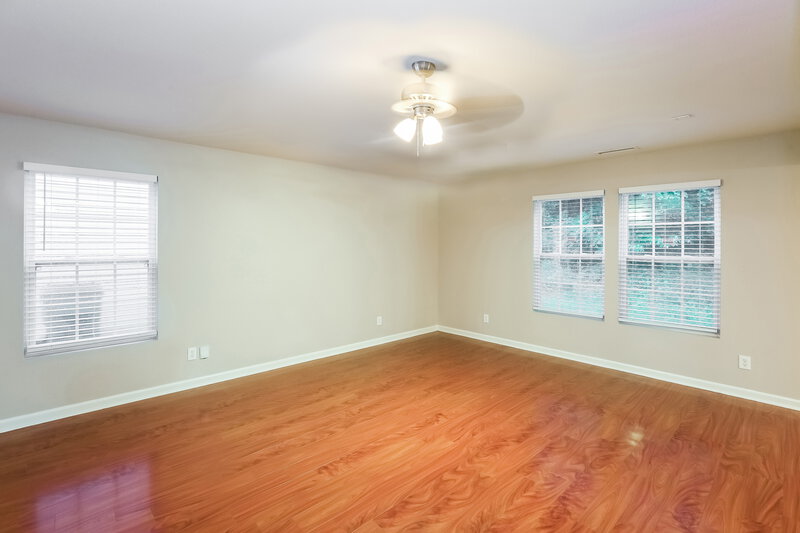 1,945/Mo, 7221 Fox Point Dr Charlotte, NC 28269 Living Room View 2