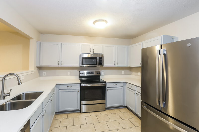 1,945/Mo, 7221 Fox Point Dr Charlotte, NC 28269 Kitchen View