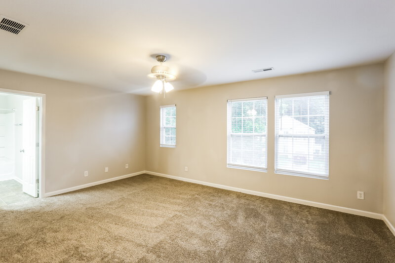 1,945/Mo, 7221 Fox Point Dr Charlotte, NC 28269 Main Bedroom View