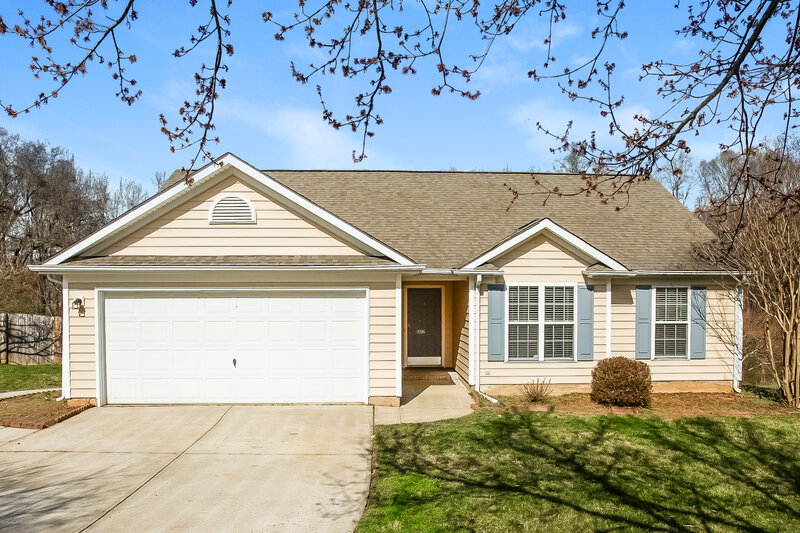 1,870/Mo, 3032 Dairy Farm Dr Monroe, NC 28110 External View