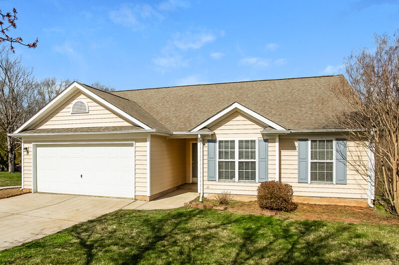 1,870/Mo, 3032 Dairy Farm Dr Monroe, NC 28110 Front View 2
