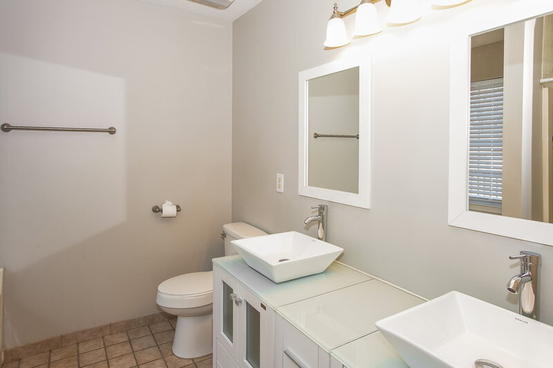 1,870/Mo, 3032 Dairy Farm Dr Monroe, NC 28110 Main Bathroom View