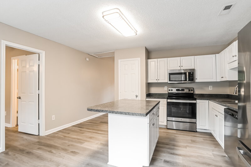 1,880/Mo, 941 Milkwood Ln Monroe, NC 28110 Kitchen View 3