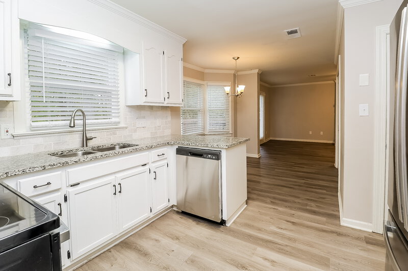 1,825/Mo, 2410 Wildburne Ct Charlotte, NC 28262 Kitchen View 2