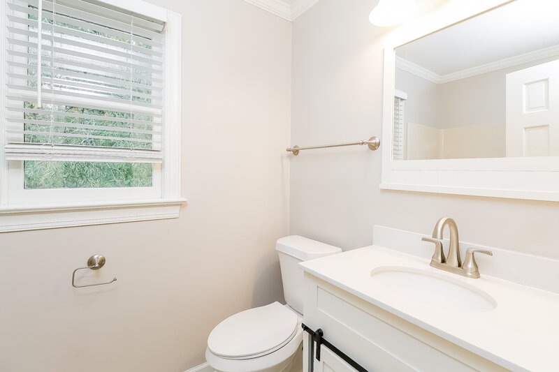 1,825/Mo, 2410 Wildburne Ct Charlotte, NC 28262 Bathroom View 2
