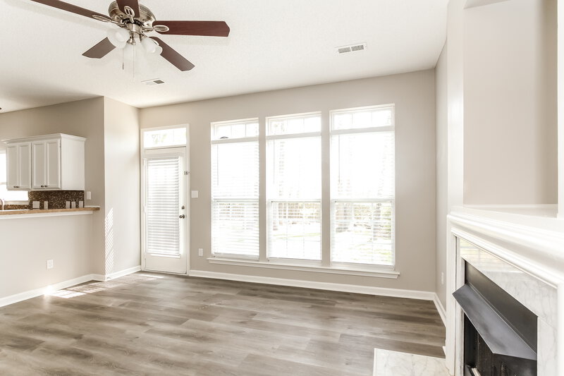 2,900/Mo, 6116 Red Clover Ln Charlotte, NC 28269 Living Room View