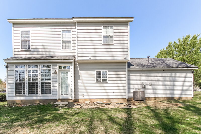 2,900/Mo, 6116 Red Clover Ln Charlotte, NC 28269 Rear View