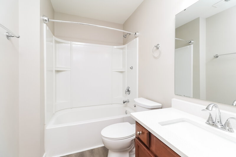 1,850/Mo, 1544 Logan Patrick Court Gastonia, NC 28052 Bathroom View