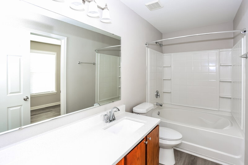 1,965/Mo, 922 Littleton Dr Concord, NC 28025 Main Bathroom View