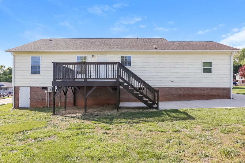 1,800/Mo, 610 Helms Dr Lowell, NC 28098 Misc View 11