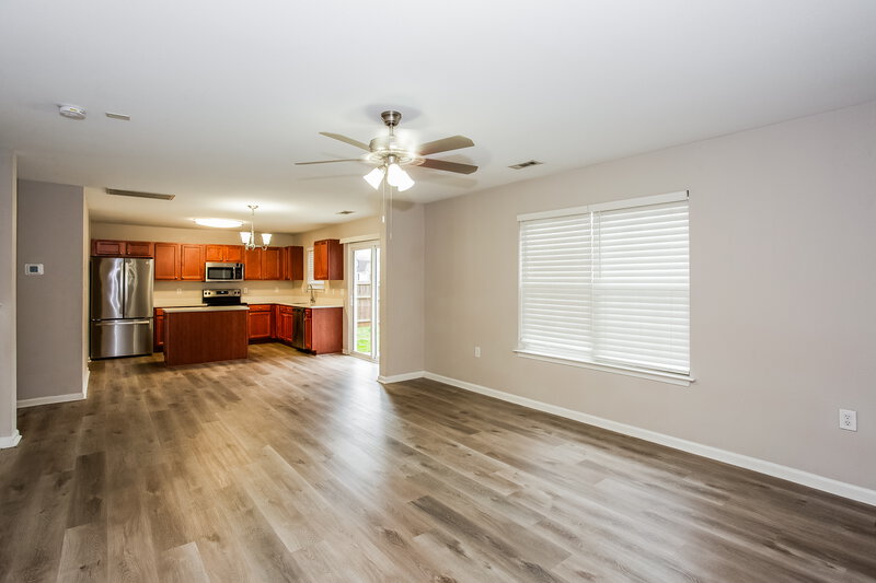 2,170/Mo, 1115 Keener Creek Rd Charlotte, NC 28216 Living Room View