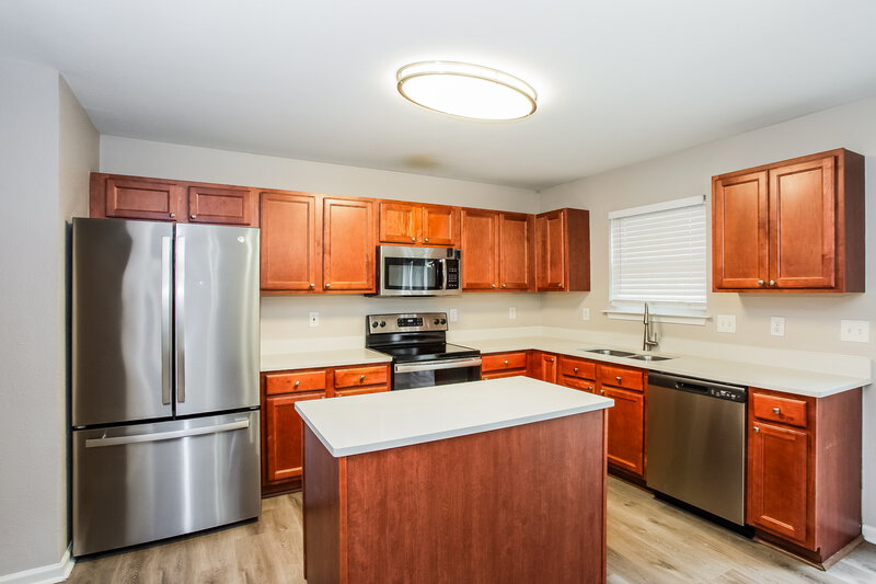 2,170/Mo, 1115 Keener Creek Rd Charlotte, NC 28216 Kitchen View