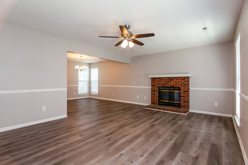 2,315/Mo, 2401 Katherine Kiker Rd Charlotte, NC 28213 Living Room View