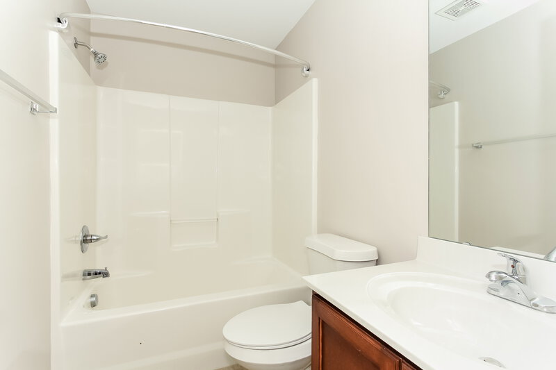 1,755/Mo, 1106 Cason St Belmont, NC 28012 Bathroom View