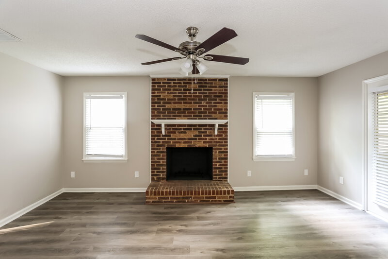 2,315/Mo, 7311 Glen Brook Ln Charlotte, NC 28269 Living Room View