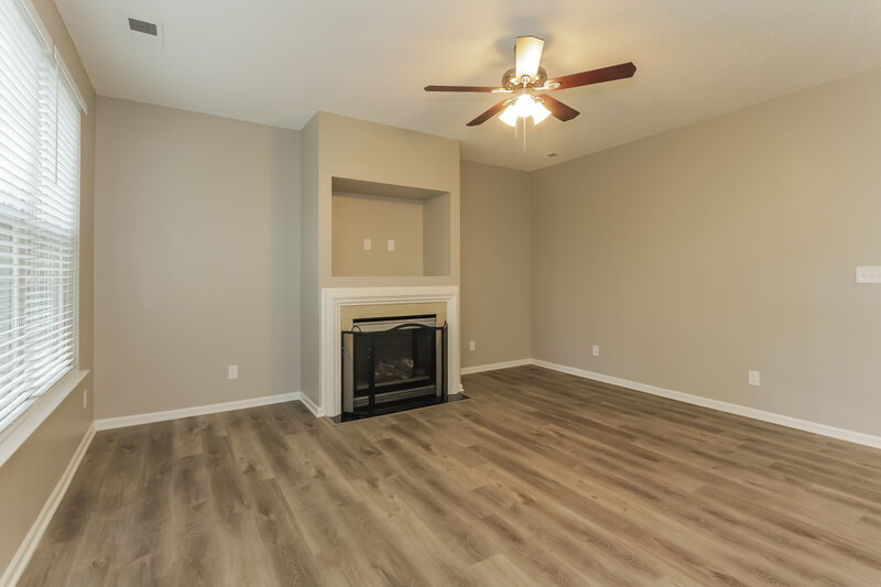 1,995/Mo, 12160 Old Willow Rd Charlotte, NC 28269 Living Room View 2