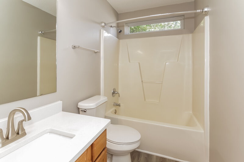 1,995/Mo, 12160 Old Willow Rd Charlotte, NC 28269 Bathroom View