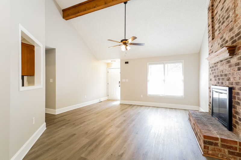 1,825/Mo, 5406 Branch St Charlotte, NC 28215 Living Room View