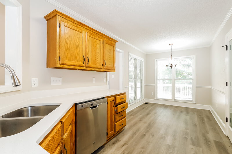 1,825/Mo, 5406 Branch St Charlotte, NC 28215 Kitchen View