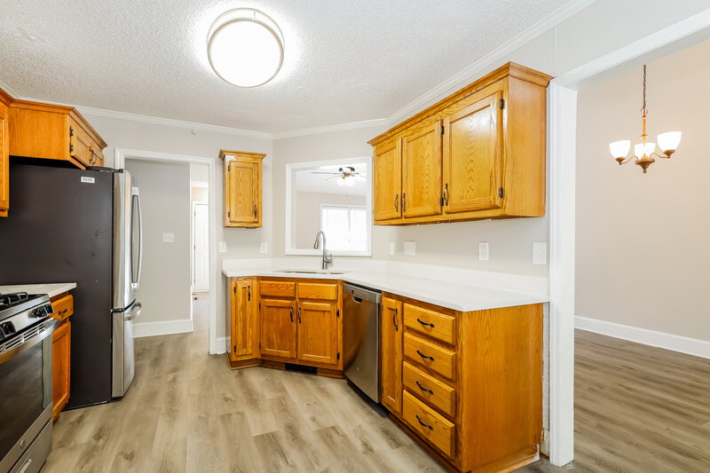 1,825/Mo, 5406 Branch St Charlotte, NC 28215 Kitchen View 2