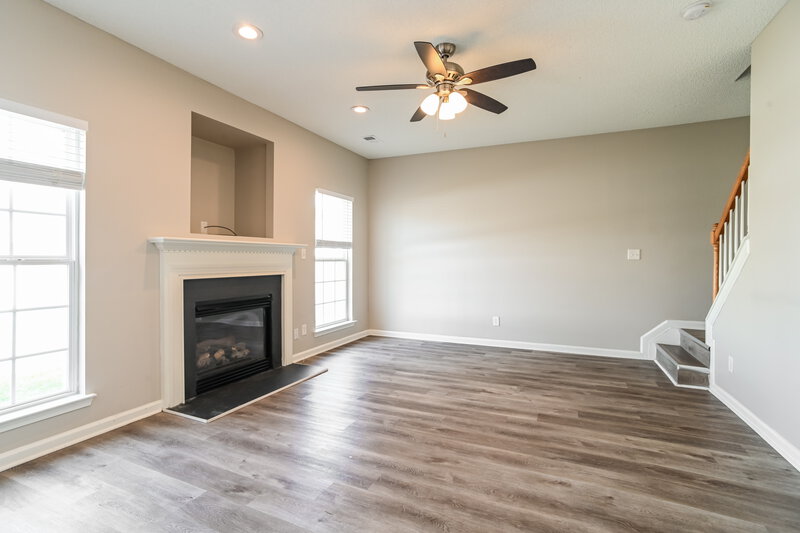 2,100/Mo, 226 Everett Park Dr Mooresville, NC 28115 Living Room View 2