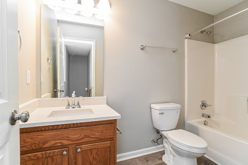 2,100/Mo, 226 Everett Park Dr Mooresville, NC 28115 Bathroom View