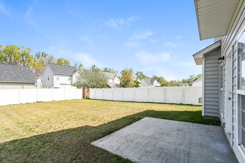2,100/Mo, 226 Everett Park Dr Mooresville, NC 28115 Backyard View