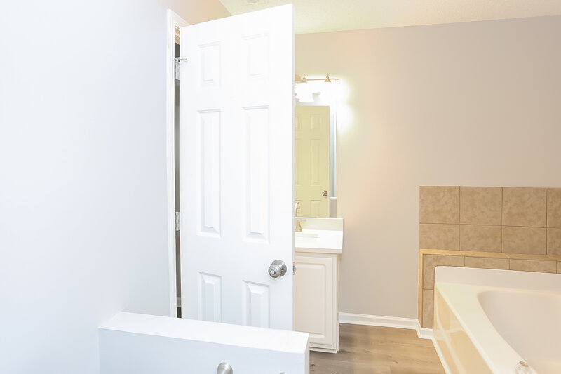 1,730/Mo, 4209 4 Winds Ct SW Concord, NC 28027 Main Bathroom View 2