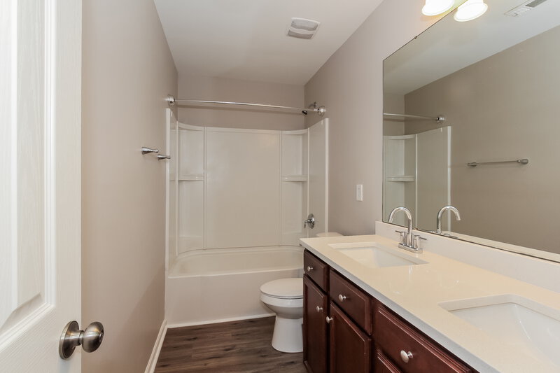3,980/Mo, 9510 Pond Vista Court Charlotte, NC 28216 Bathroom View