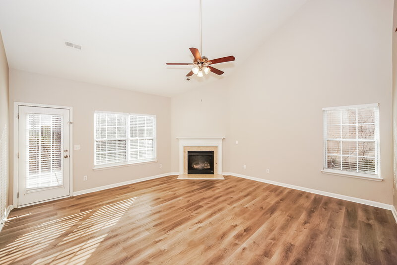 2,365/Mo, 1413 Moss Creek Dr Harrisburg, NC 28075 Living Room View