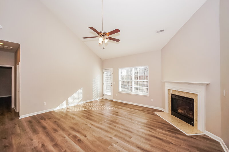 2,365/Mo, 1413 Moss Creek Dr Harrisburg, NC 28075 Living Room View 2