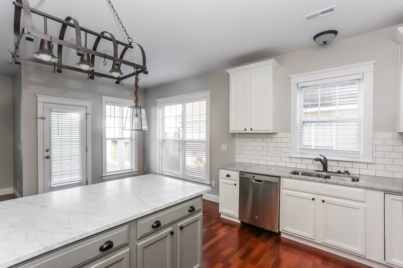 2,015/Mo, 3918 Wilgrove Way Dr Charlotte, NC 28213 Kitchen View