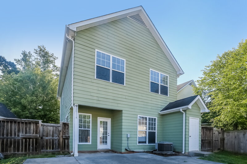 2,015/Mo, 3918 Wilgrove Way Dr Charlotte, NC 28213 Rear View