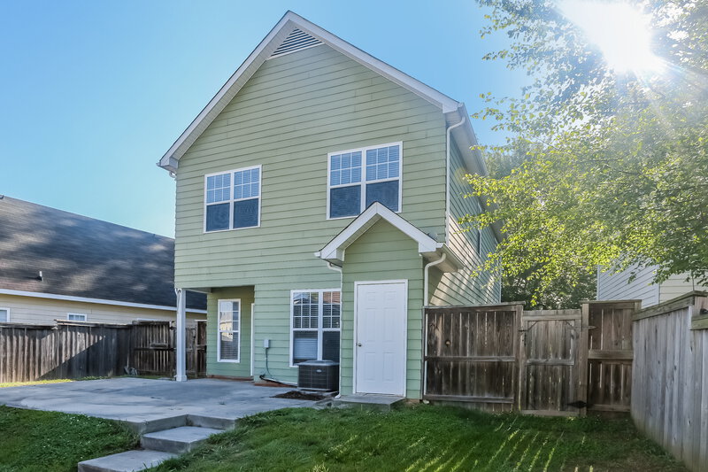 2,015/Mo, 3918 Wilgrove Way Dr Charlotte, NC 28213 Rear View 2