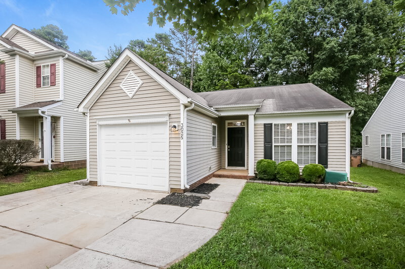 1,800/Mo, 3025 Salmon River Dr Monroe, NC 28110 Front View 2