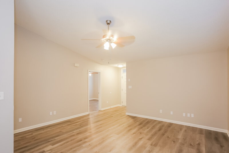 1,800/Mo, 3025 Salmon River Dr Monroe, NC 28110 Living Room View