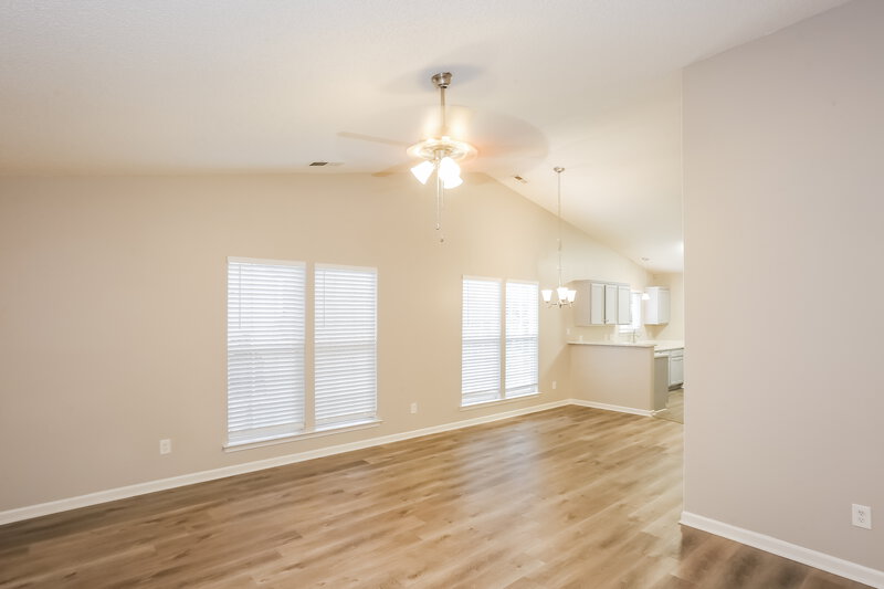 1,800/Mo, 3025 Salmon River Dr Monroe, NC 28110 Living Room View 3