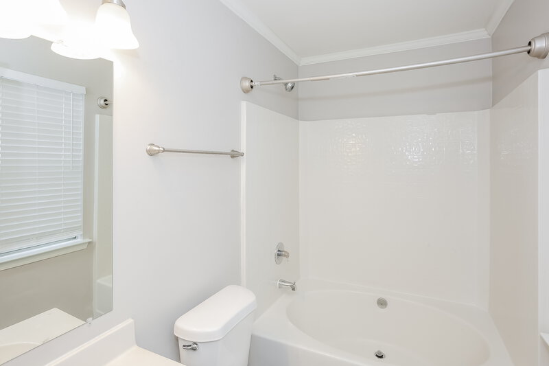 1,800/Mo, 3025 Salmon River Dr Monroe, NC 28110 Main Bathroom View