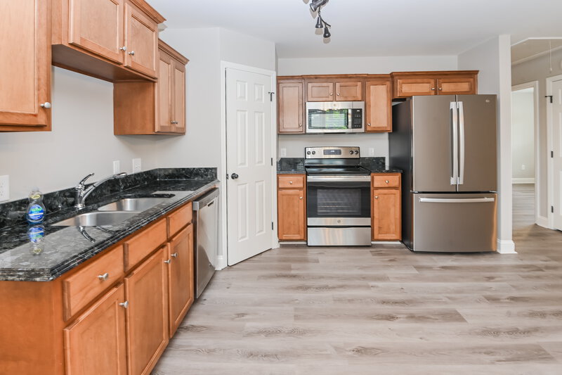 1,775/Mo, 240 Cabarrus Ave E Concord, NC 28025 Kitchen View